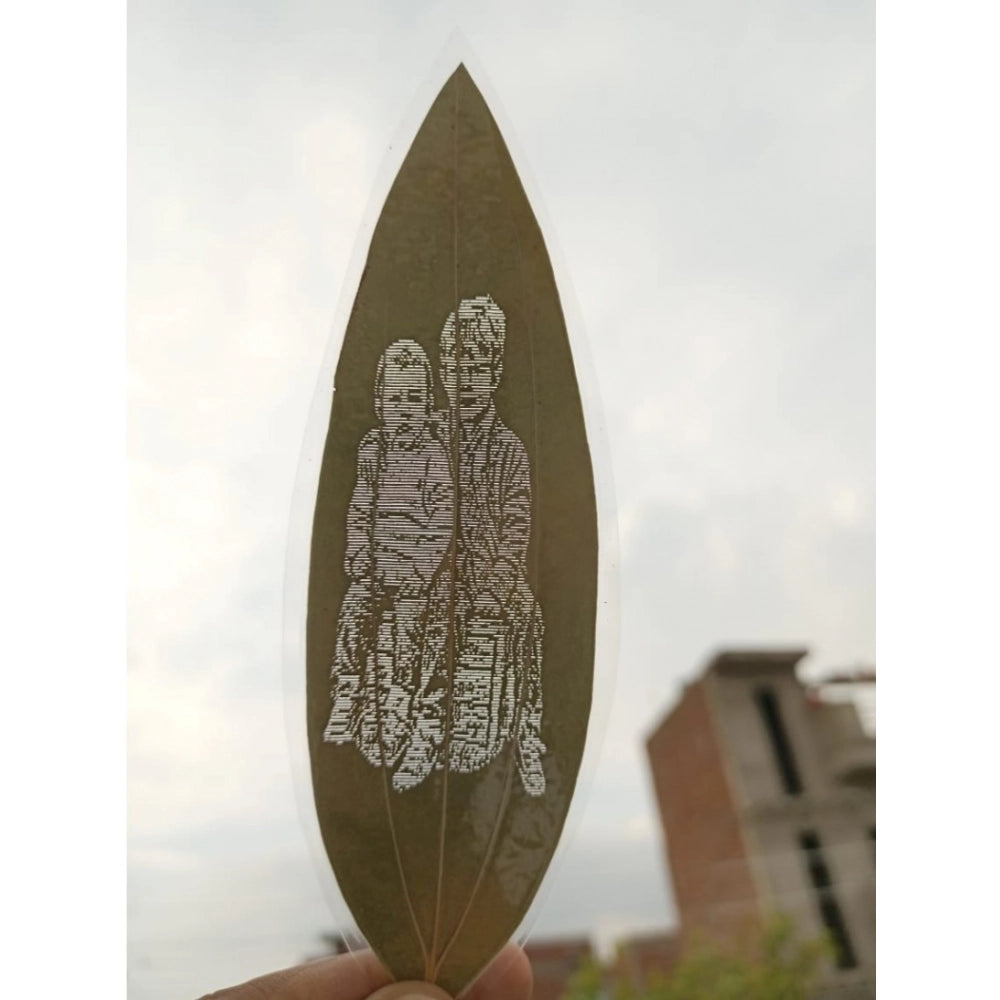 Snuggle Lifestyle Co Custom Engraved Leaf Art – Parent And Child Portrait on Natural Leaf