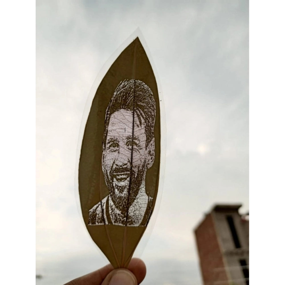 Snuggle Lifestyle Co Custom Portrait Leaf Picture – Personalized Engraved Artwork on Natural Leaf